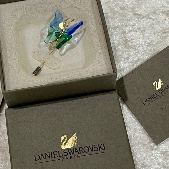Daniel Swarovski Crystal Paradise Butterfly Pin NEW RARE BLUE Sterling 925 - Picture 4 of 5